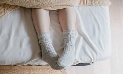 Полезно ли спать в носках